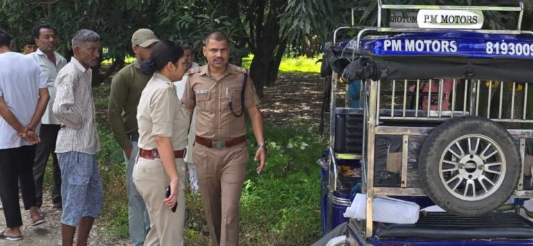 आम के बाग से रिक्शा चालक का शव बरामद, गले पर निशान, हत्या की आशंका