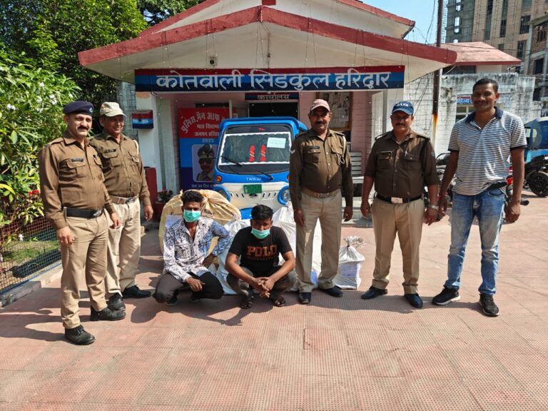 छुट्टियों का फायदा उठा चोरों ने फैक्ट्री में की सेंधमारी, 5 लाख के माल के साथ 2 गिरफ्तार, कबाड़ी की तलाश जारी