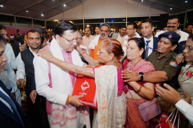 कुंभ कार्यों में लापरवाही पर कड़ी चेतावनी, सीएम धामी बोले- गुणवत्ता से समझौता नहीं, नपेंगे अधिकारी