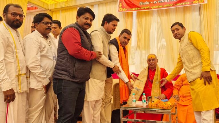 धूमधाम से मनाया गया साधना कुटीर का नौवां वार्षिकोत्सव, महामंडलेश्वर ब्रह्मानंद के सानिध्य में कई दिग्गजों ने शिरकत की