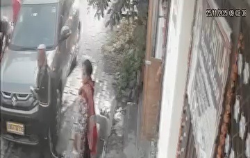 सड़क हादसे में दस वर्षीय बच्ची की मौत: सीसीटीवी फुटेज आया सामने, वायरल हुआ वीडियो